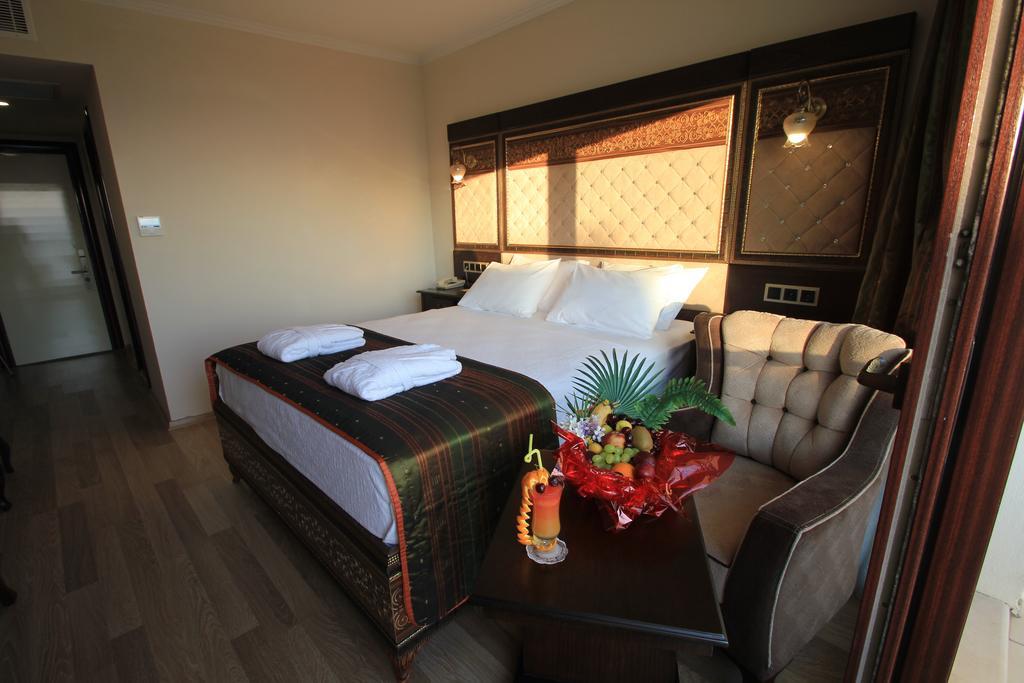 Royal Palace Kusadasi Hotel Rum bild